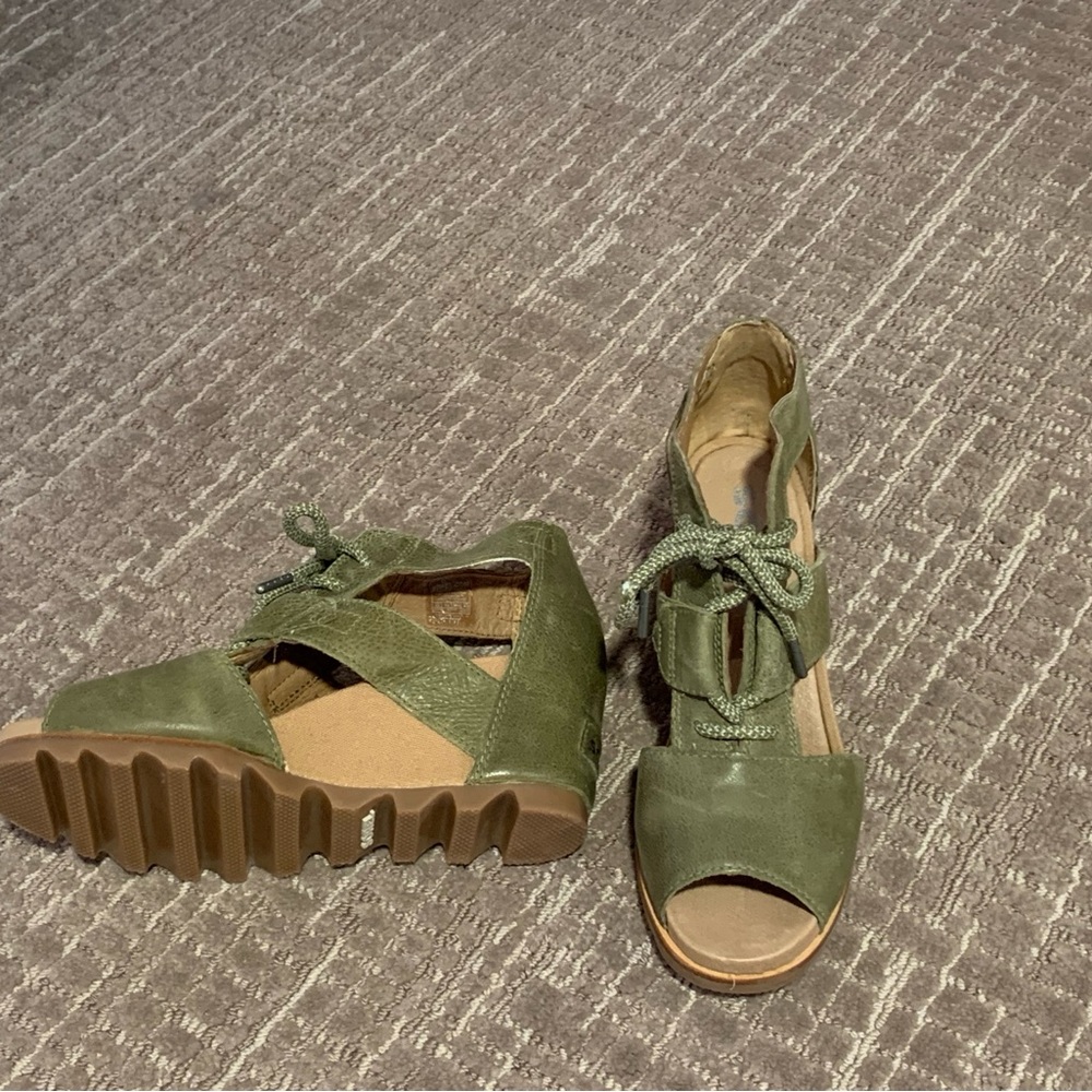 Sorel wedge sandals-green 8.5